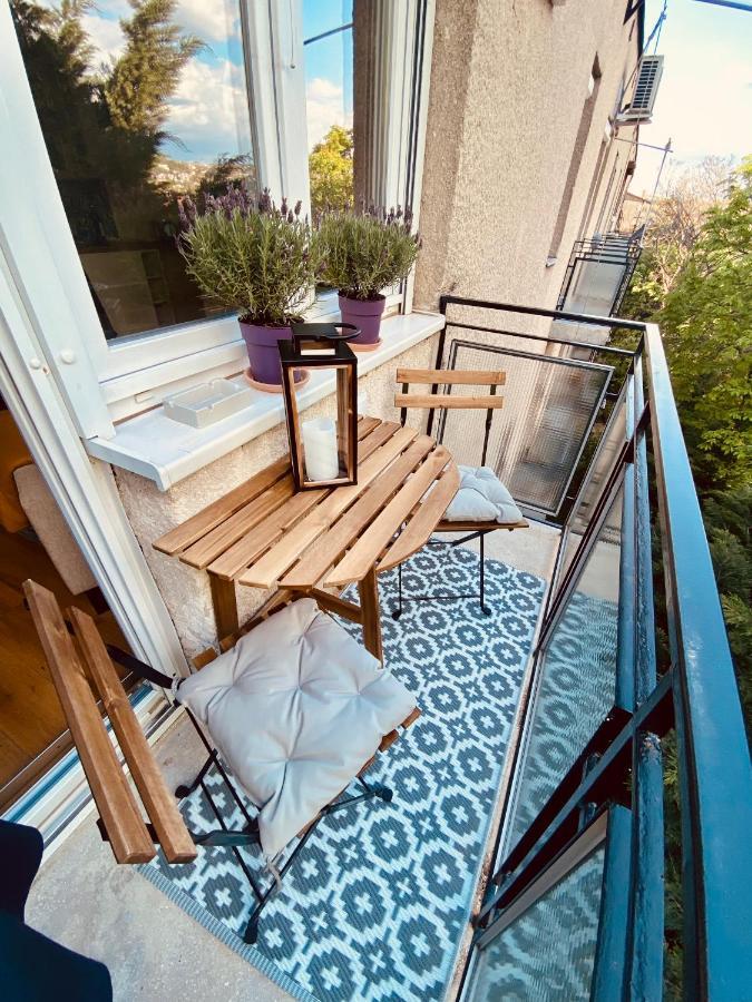 شقة Mrs. Columbo'S Flat بودابست المظهر الخارجي الصورة